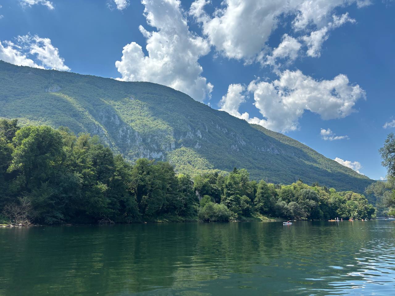 SUP and Kayaks on the Drina